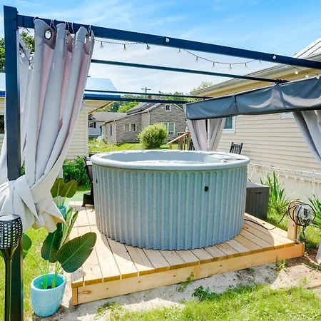 Pet-Friendly Shenandoah Home With Fire Pit!
